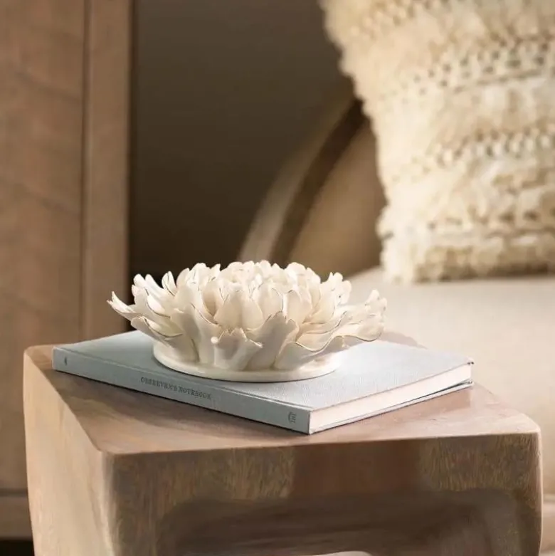 Ceramic Wall Flowers, 8" - Gold-Rimmed White
