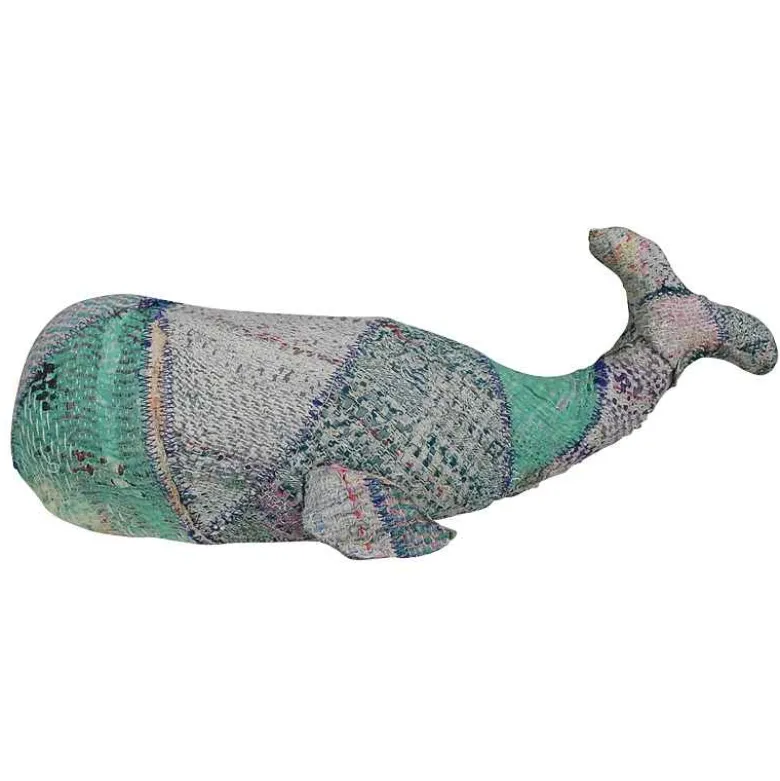 Kantha Whale, Medium
